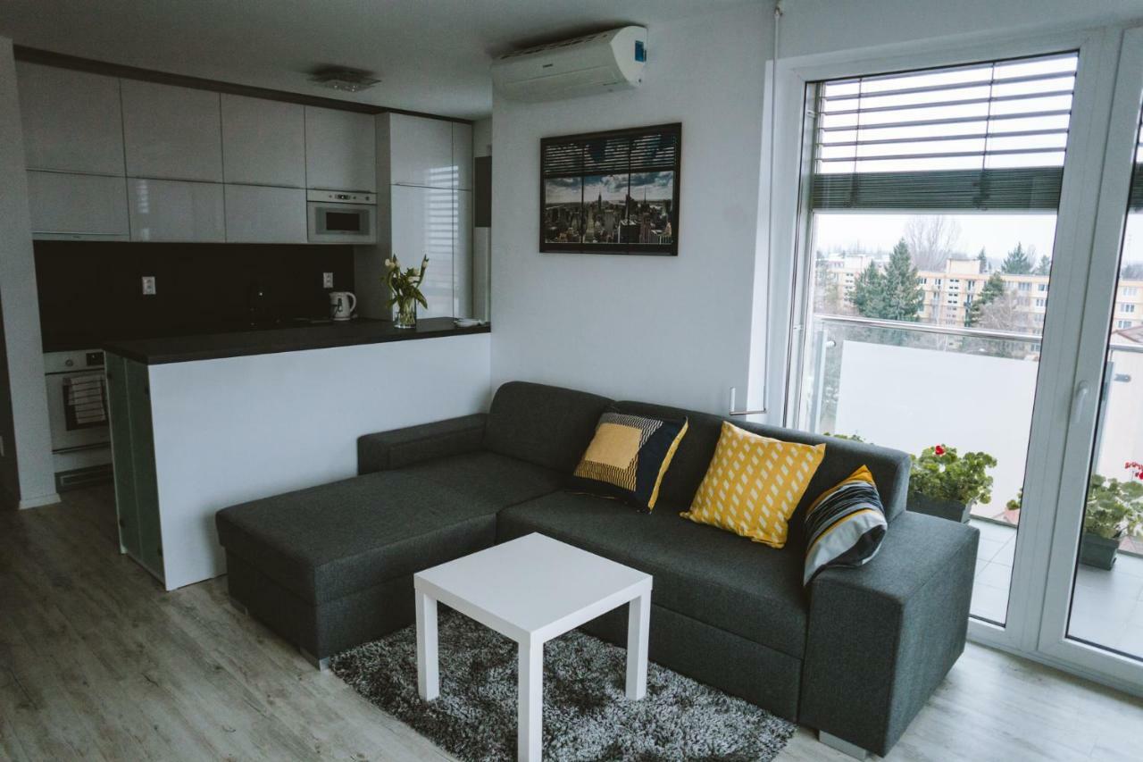 Design Apartment, The City Centre Close To The Health Spa Piest'any Eksteriør billede