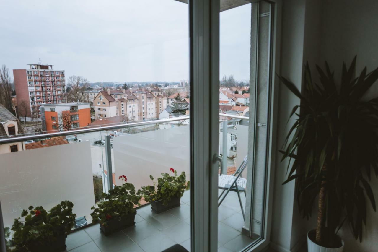Design Apartment, The City Centre Close To The Health Spa Piest'any Eksteriør billede