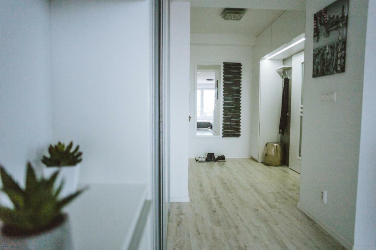 Design Apartment, The City Centre Close To The Health Spa Piest'any Eksteriør billede
