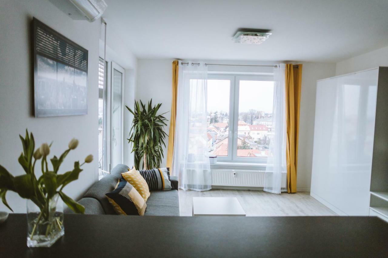 Design Apartment, The City Centre Close To The Health Spa Piest'any Eksteriør billede